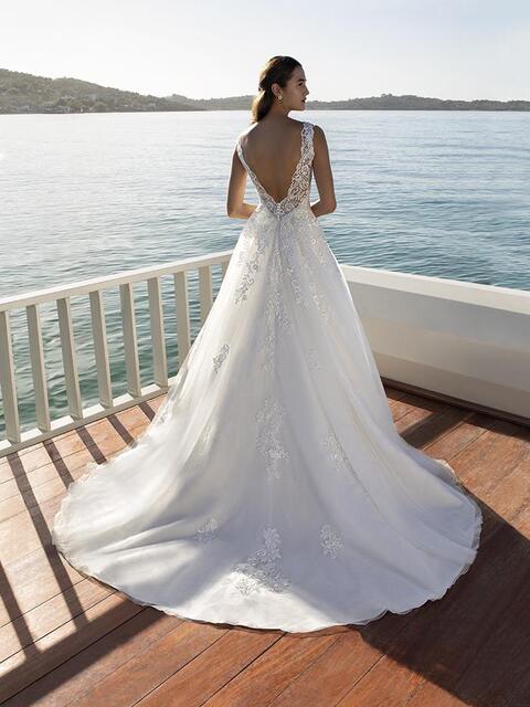 Menyasszonyi ruha 8001
